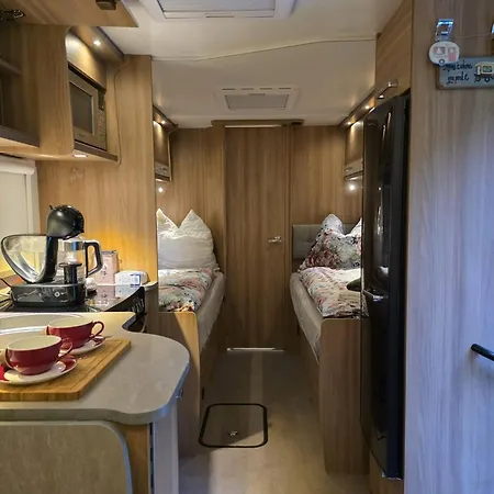 Kamp alanı Camp *